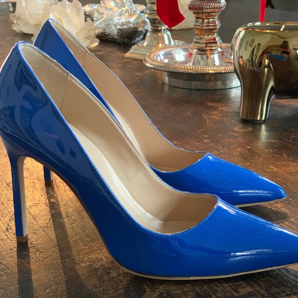 Cobalt blue patent Manolo Blahnik - Picture 2 of 2